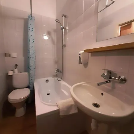 Red Carpet Premium Cracóvia