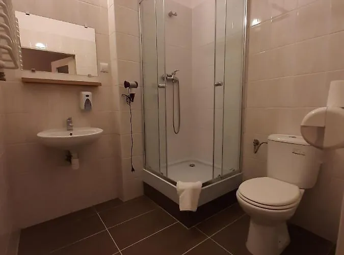 Red Carpet Premium كراكوفيا