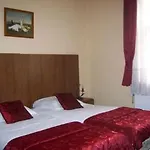 Red Carpet Premium Bed & Breakfast