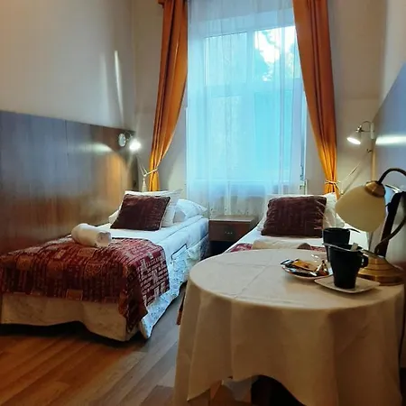 Red Carpet Premium 3*