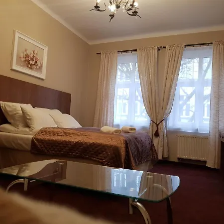 Bed and Breakfast Red Carpet Premium